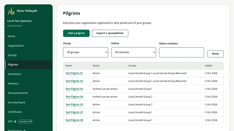 The operator dashboard in a browser: the list of a group's pilgrims, each with a status, and the buttons to add a pilgrim or import a spreadsheet.