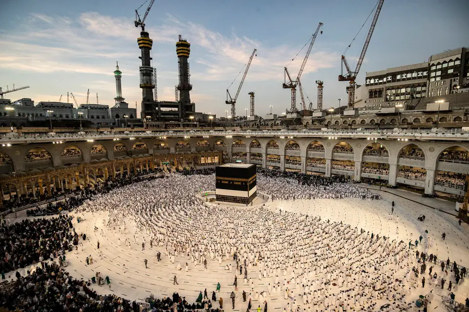 The courtyard of Masjid al-Haram, the Kaaba in the centre